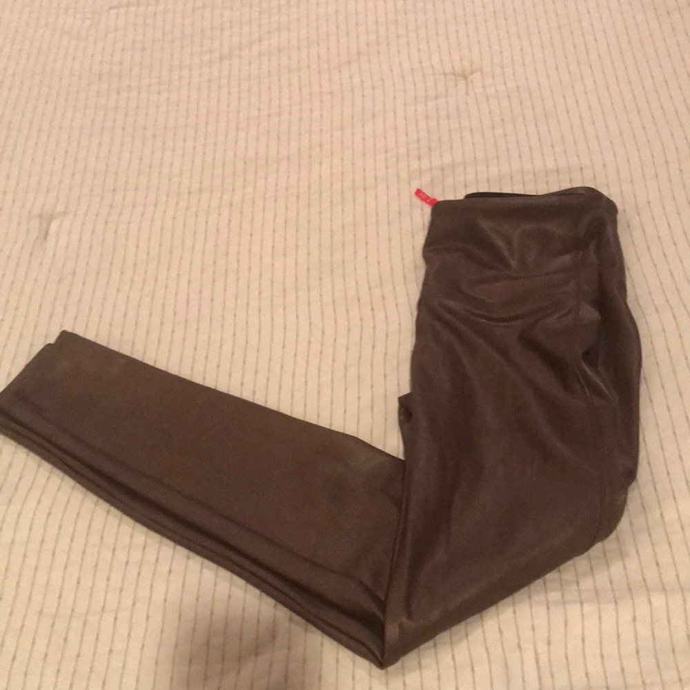 🔴🔴Never Worn Metallic Brown Leggings